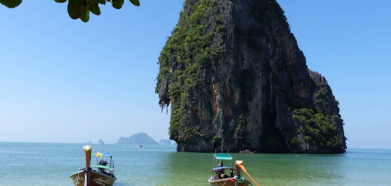 Thailändische Boote in Railay Beach, Thailand Thailändische Boote in Railay Beach, Thailand