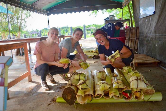 Volunteers in Thailand Volunteers in Thailand