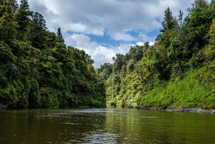 Walk New Zealand's Tongariro Crossing