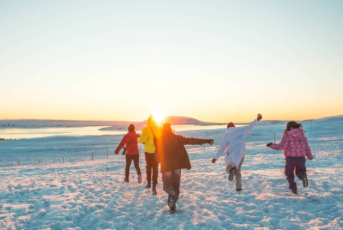 18 to 35s Six Days in Iceland 18 to 35s Six Days in Iceland