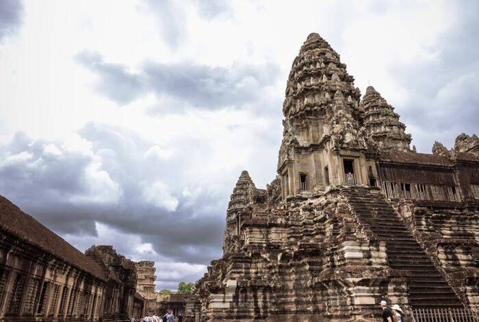 18 to 35s Real Cambodia 18 to 35s Real Cambodia