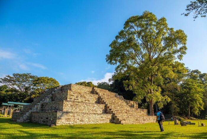 Discover Guatemala, Honduras & El Salvador Discover Guatemala, Honduras & El Salvador
