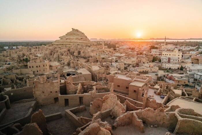 Egypt Encompassed Egypt Encompassed