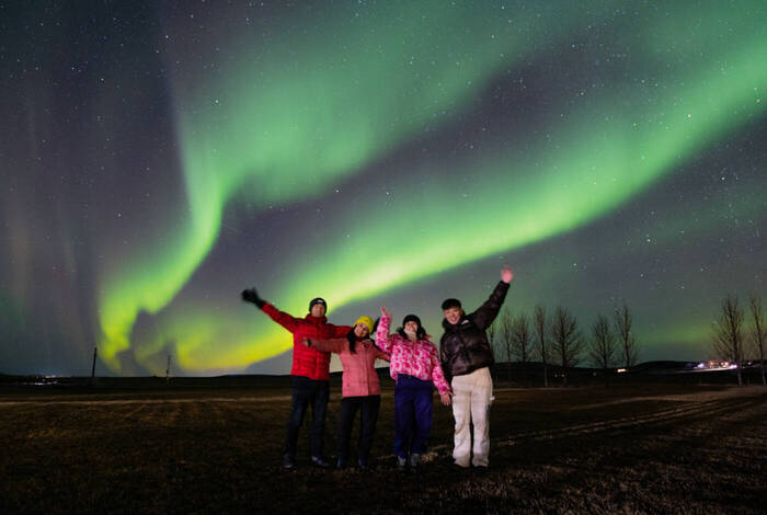 18 to 35s Six Days in Iceland 18 to 35s Six Days in Iceland