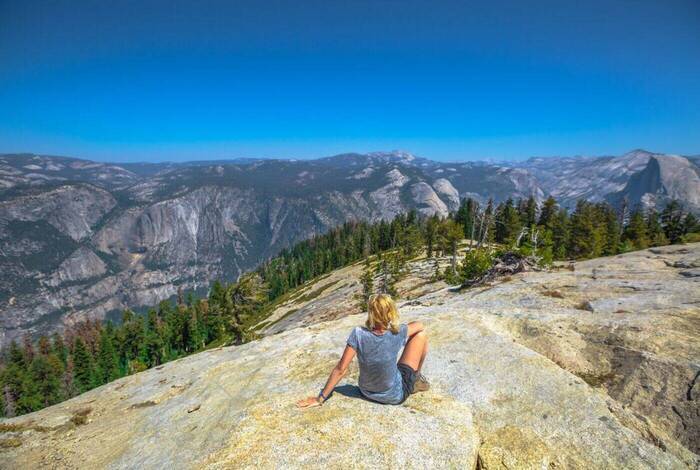 Hiking in Yosemite National Park Hiking in Yosemite National Park