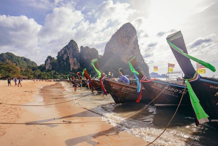 Thailand Beaches: Bangkok to Phuket Thailand Beaches: Bangkok to Phuket