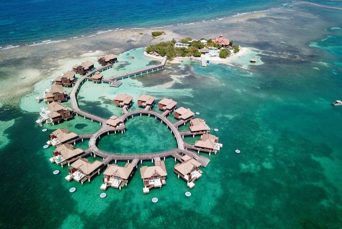 Couples Swept Away | Negril