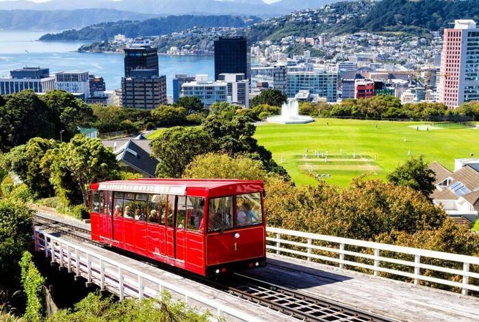 18 to 35s One Week in New Zealand: North Island 18 to 35s One Week in New Zealand: North Island