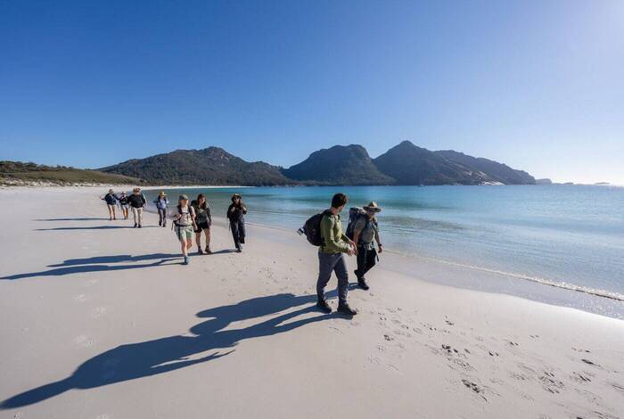 Tasmania's Freycinet Experience Walk Tasmania's Freycinet Experience Walk